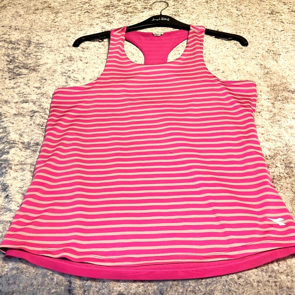 Diadora size XL fully lined tank top